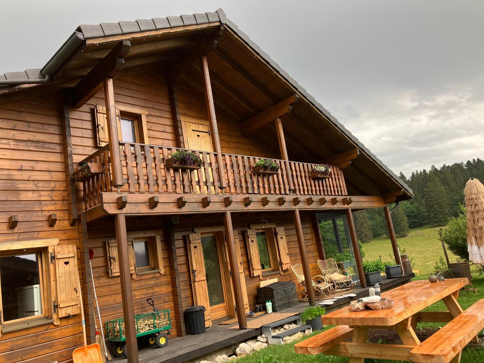 Les Savagnieres - Chambre Chez L Habitant Saint-Imier Exterior photo